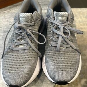 Women’s Nike Infinity Flyknit 2, NEW WITHOUT BOX, Size 8.5